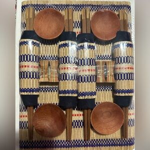 Bamboo Sushi Making Kit 2 Sushi Rolling Mats, 4 Chopsticks, 4 Soy Sauce Cups